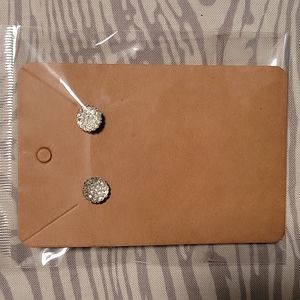 🔴White Sparkly Stud Earrings🔴